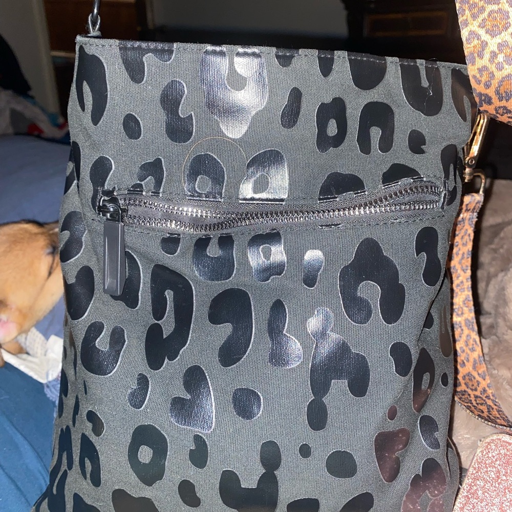 Stylish Black Leopard Print Crossbody Bag
